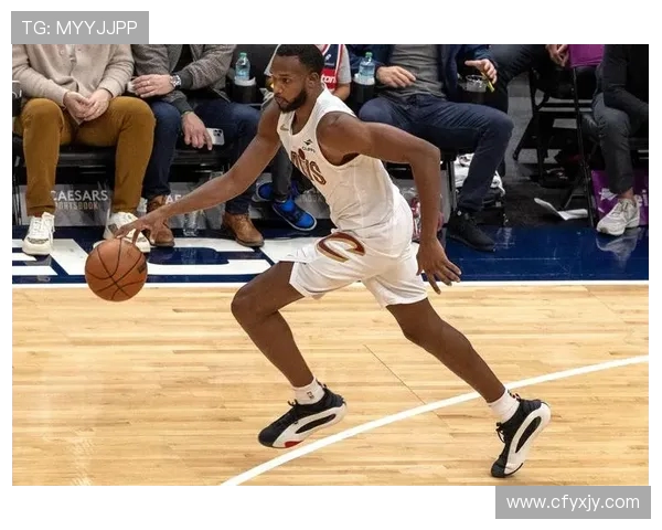 小莫布里首秀表现亮眼18分钟内砍下12分6板2助助球队取胜